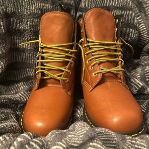 Unisex fur lined Doc Martens. Women’s 7 and Men’s 5.5